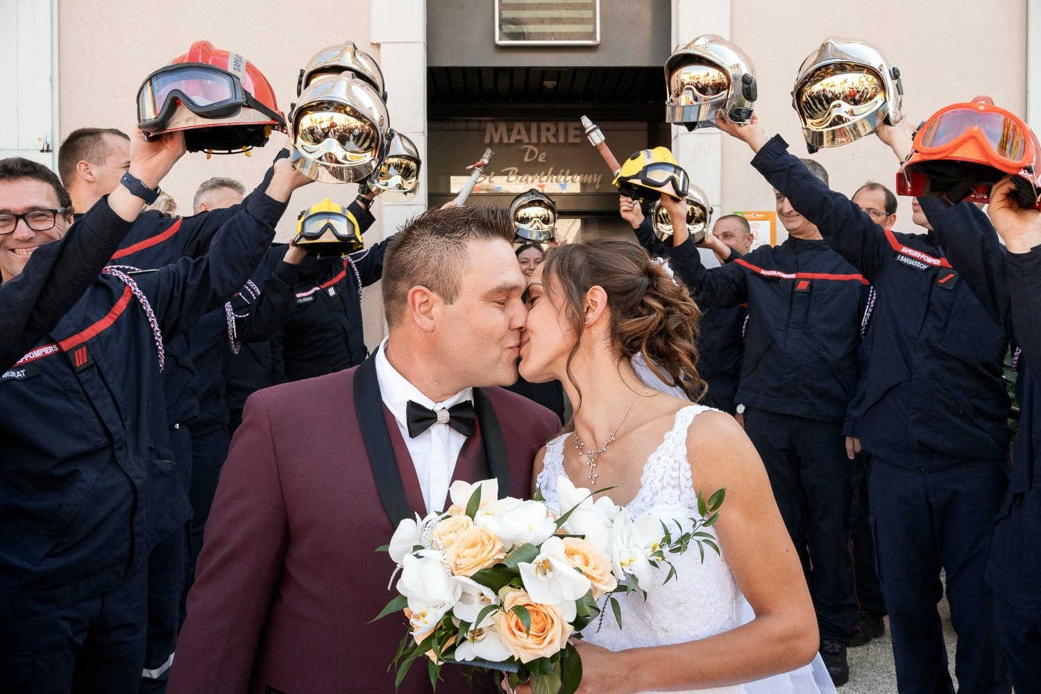 mariage mairie avec pompiers